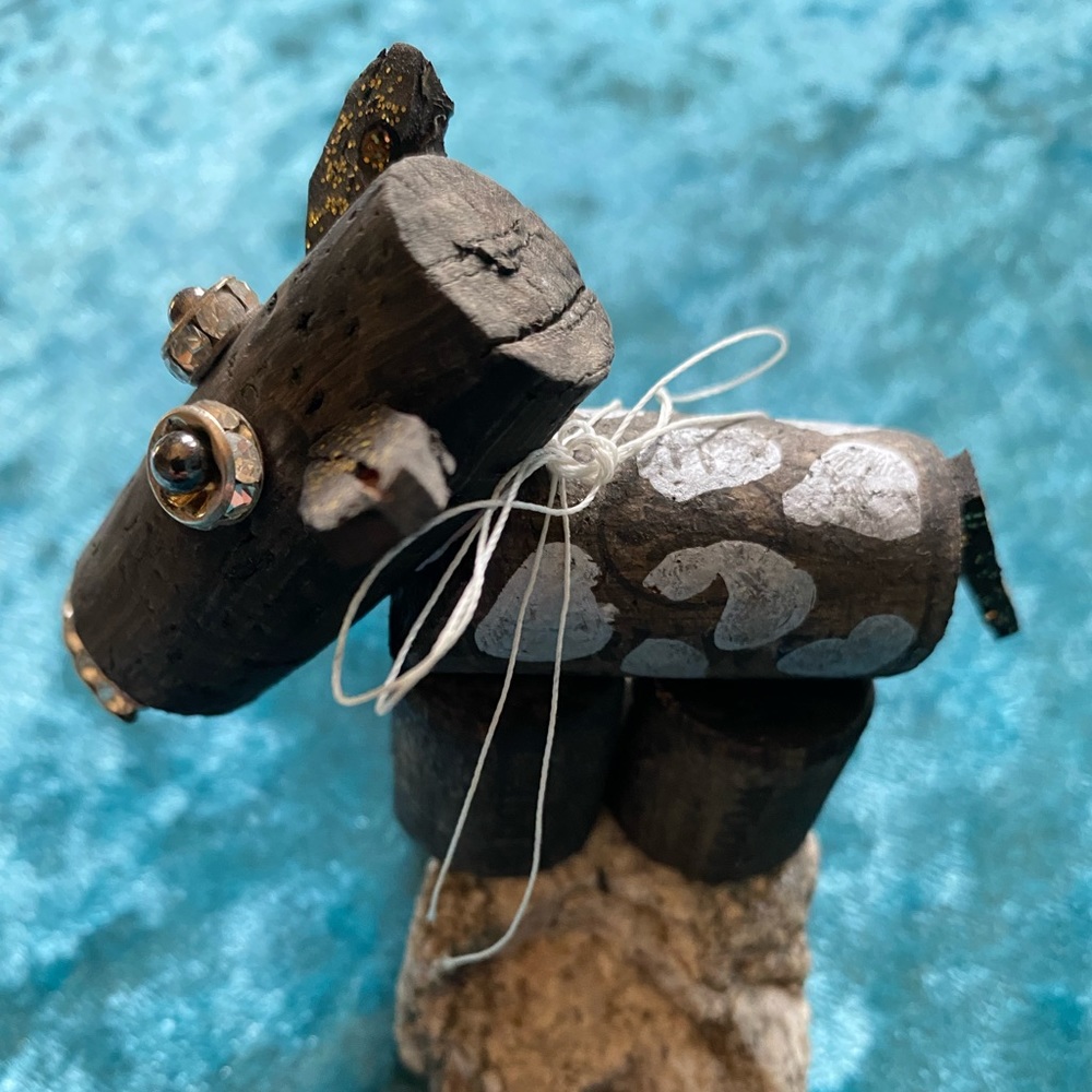Cow ~Paper Weight - Picture 2 of 3